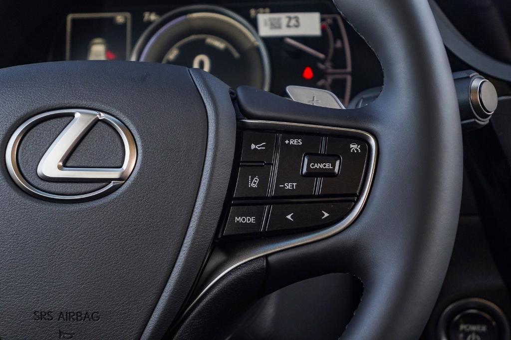 new 2025 Lexus ES 300h car, priced at $46,306