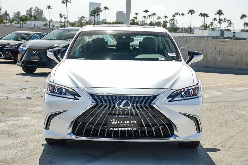 new 2025 Lexus ES 300h car, priced at $46,306