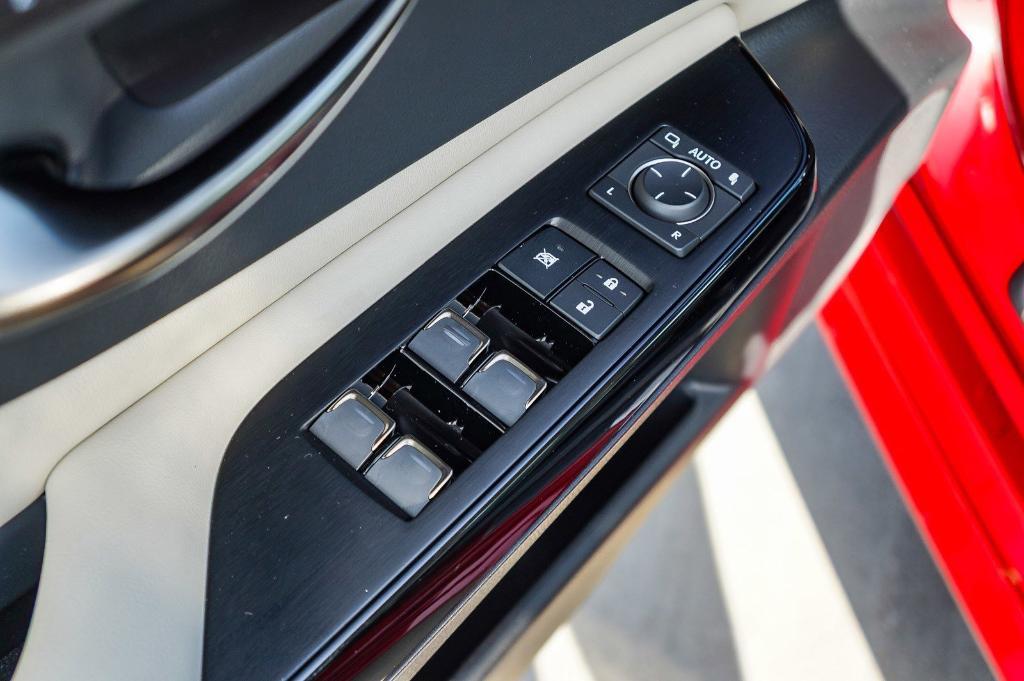 new 2025 Lexus ES 300h car, priced at $47,461
