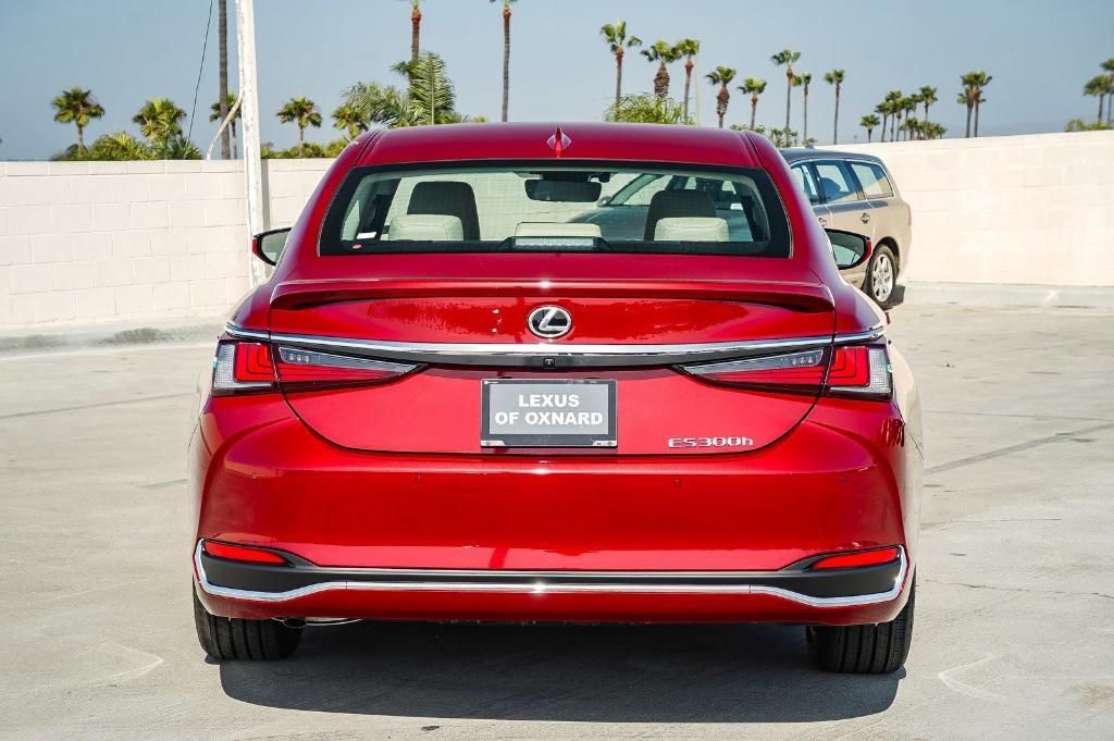 new 2025 Lexus ES 300h car, priced at $47,461