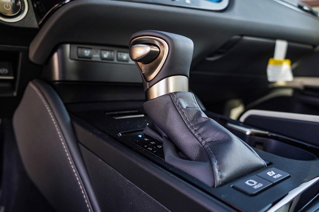 new 2025 Lexus ES 300h car, priced at $47,461