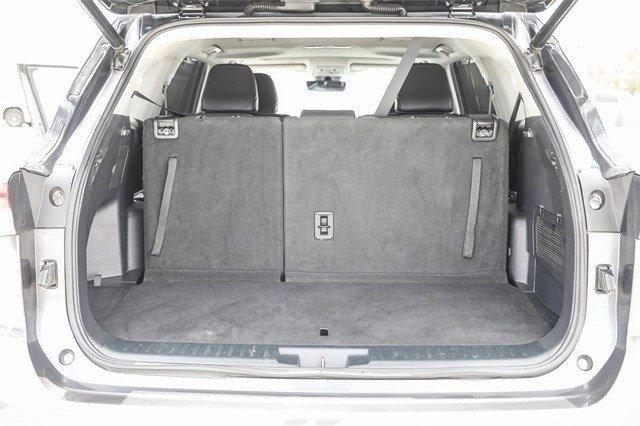 used 2022 Toyota Highlander car, priced at $31,995