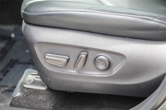 used 2022 Toyota Highlander car, priced at $31,995