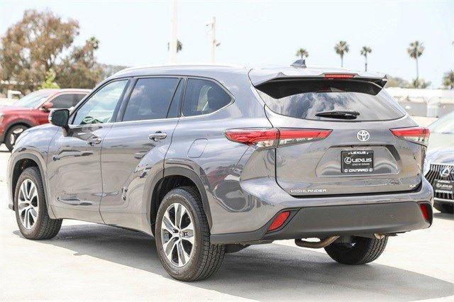 used 2022 Toyota Highlander car, priced at $31,995