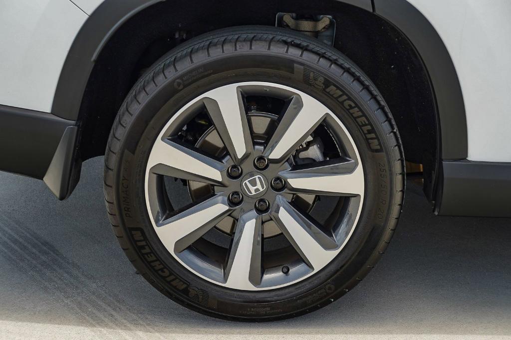 used 2023 Honda Pilot car, priced at $39,995