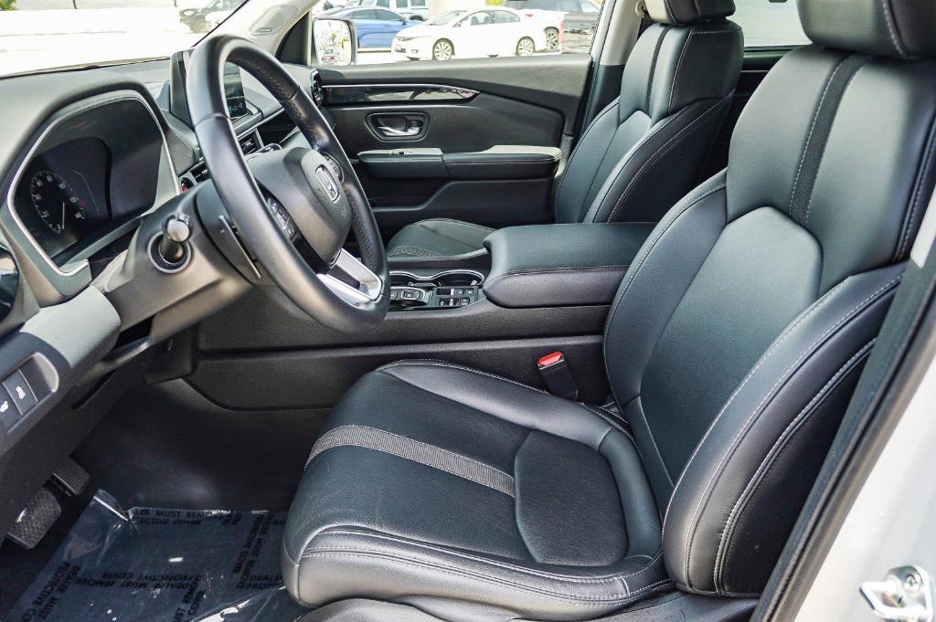 used 2023 Honda Pilot car, priced at $39,995
