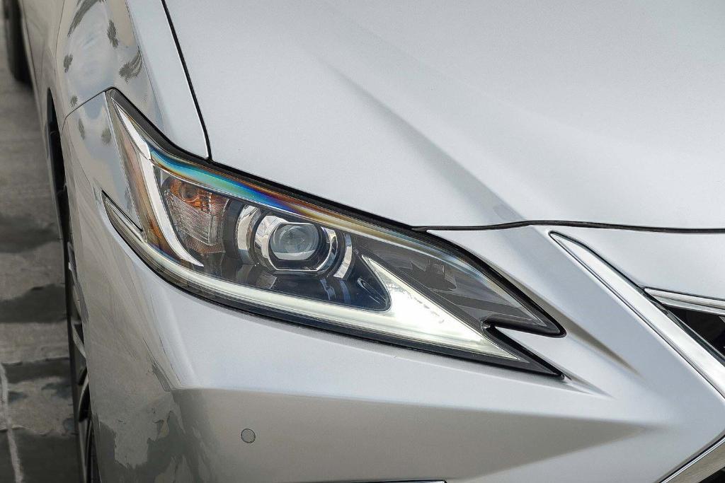new 2025 Lexus ES 350 car, priced at $47,257
