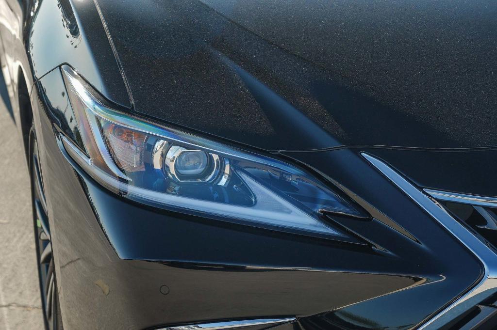 new 2025 Lexus ES 300h car, priced at $45,881