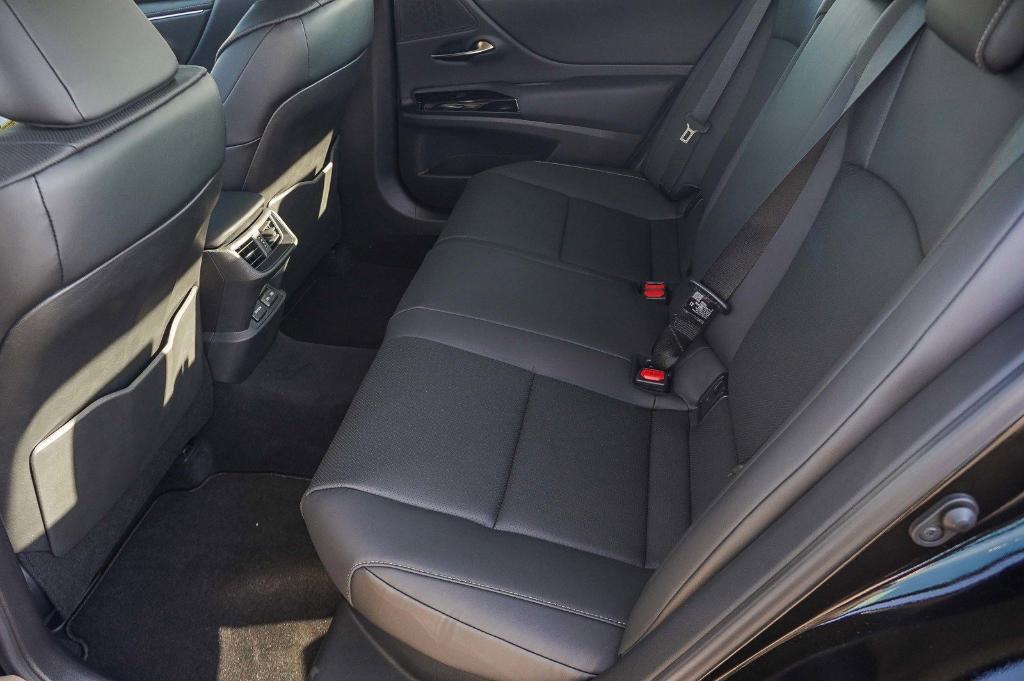 new 2025 Lexus ES 300h car, priced at $45,881