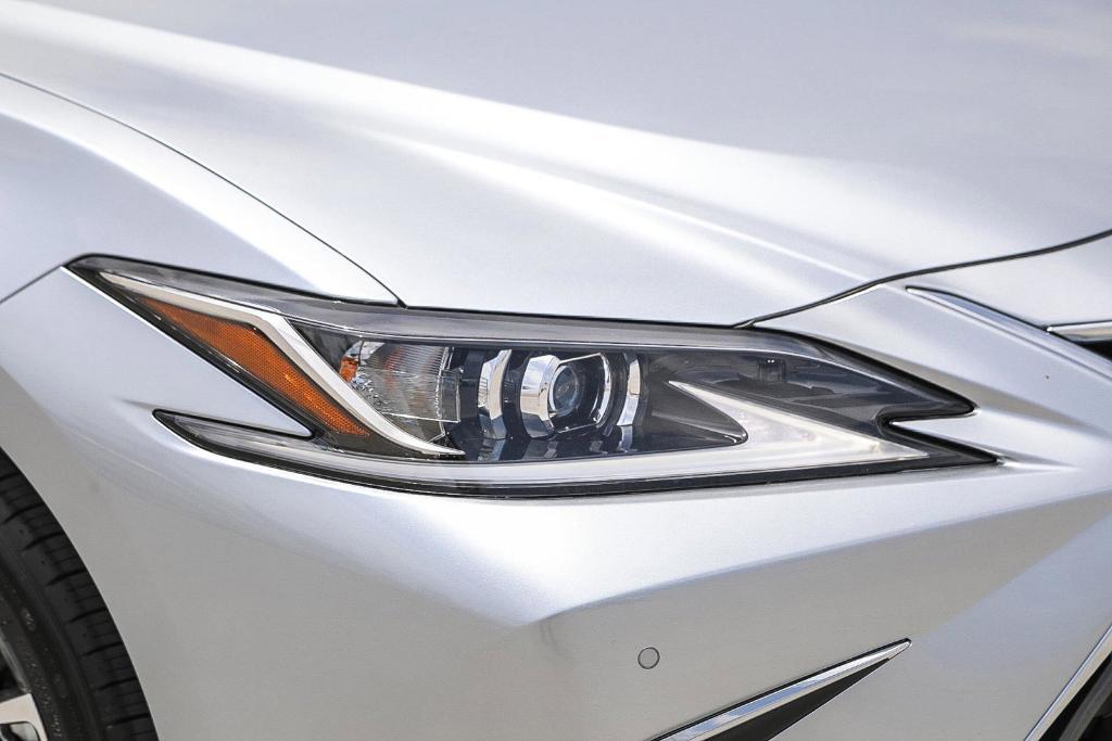 new 2025 Lexus ES 350 car, priced at $49,295