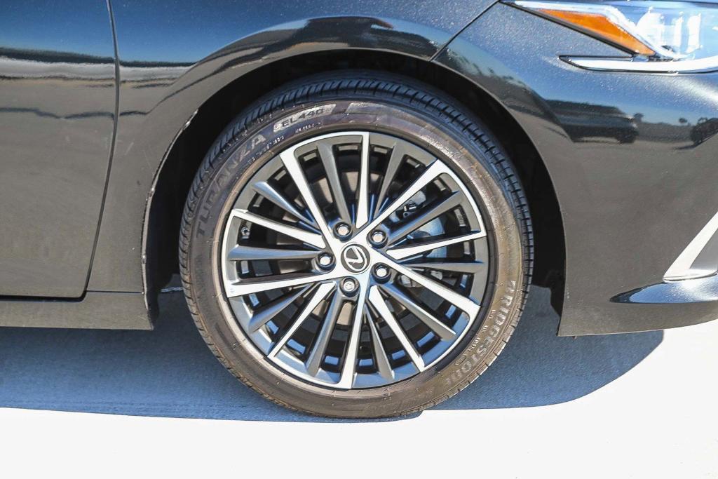 used 2024 Lexus ES 300h car, priced at $37,990