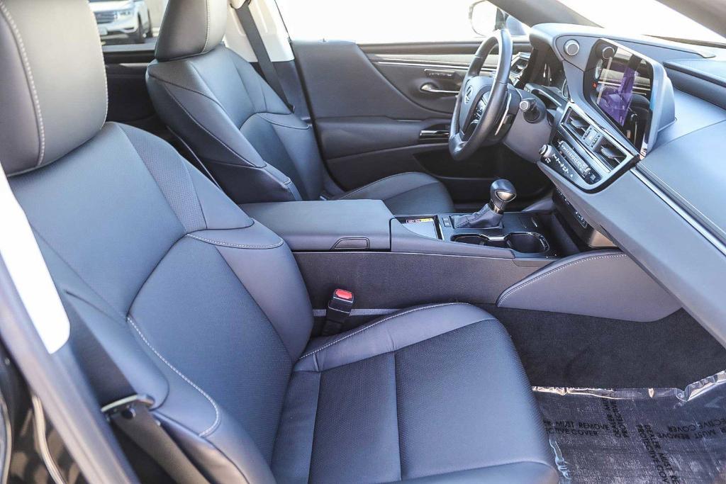 used 2024 Lexus ES 300h car, priced at $37,990