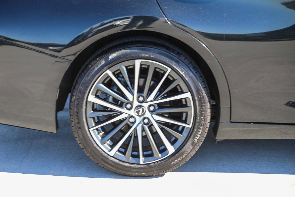 used 2024 Lexus ES 300h car, priced at $37,990