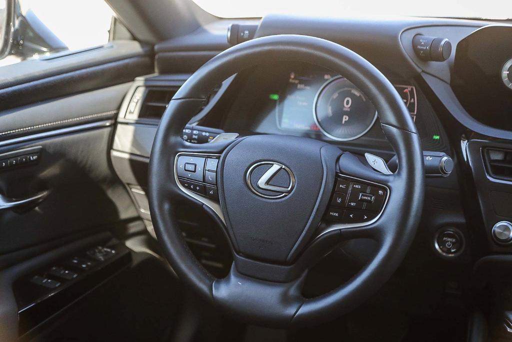 used 2024 Lexus ES 300h car, priced at $37,990