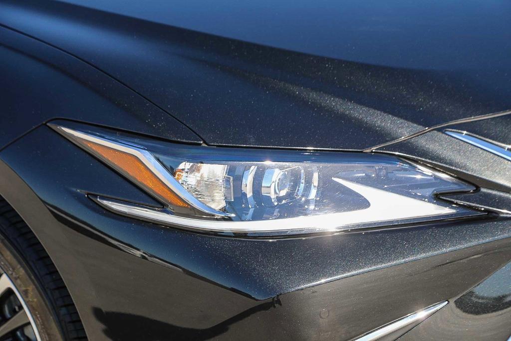 used 2024 Lexus ES 300h car, priced at $37,990