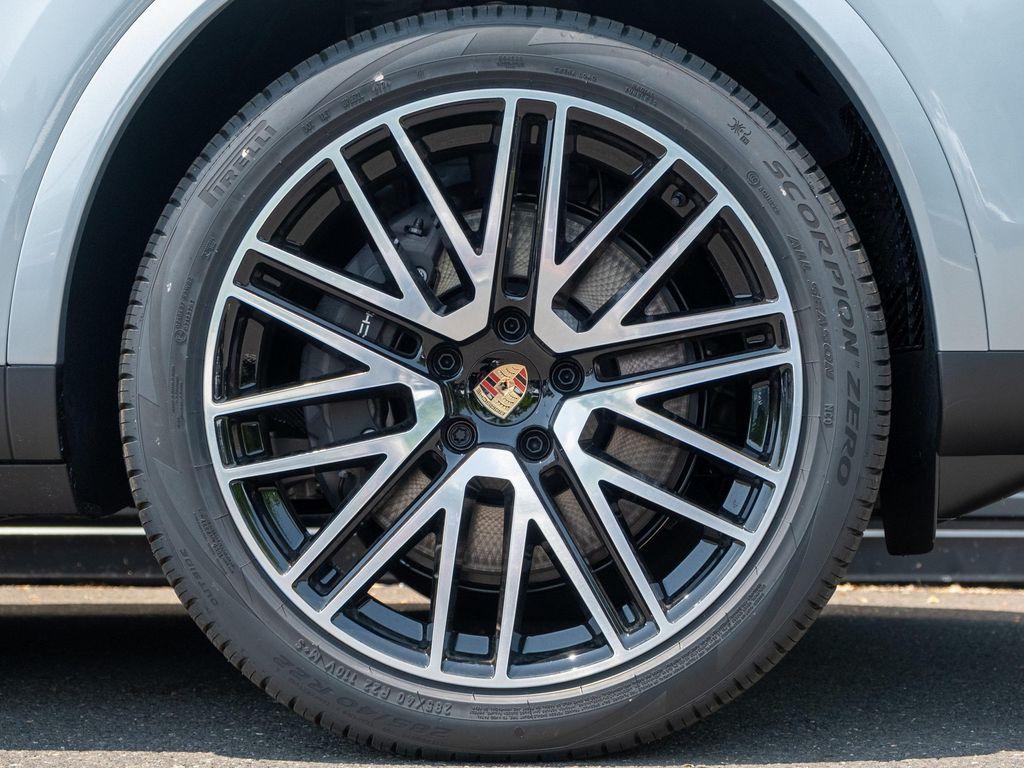 new 2025 Porsche Cayenne car, priced at $99,955