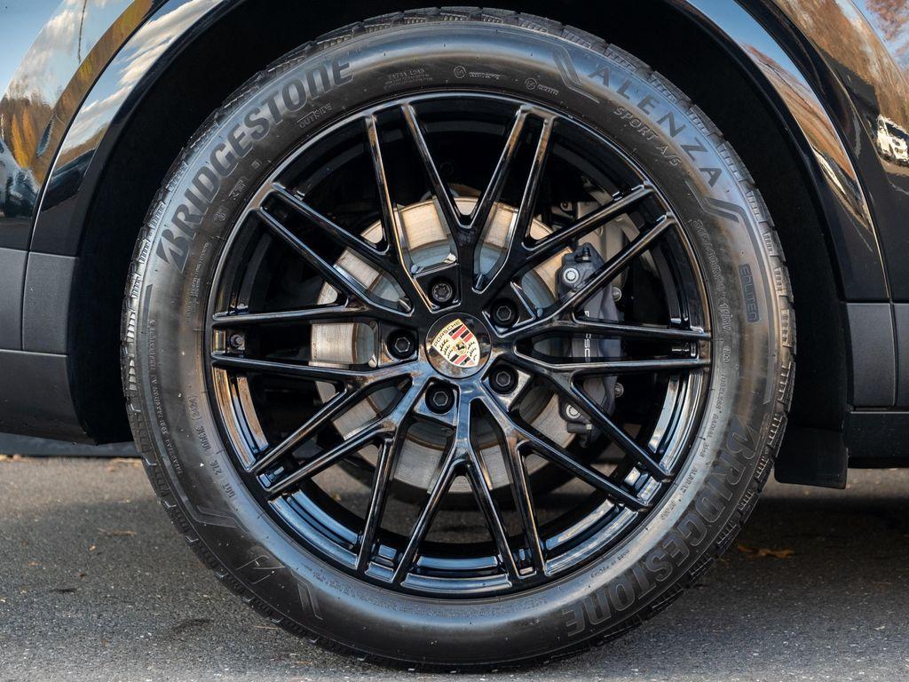 used 2025 Porsche Cayenne car, priced at $89,991