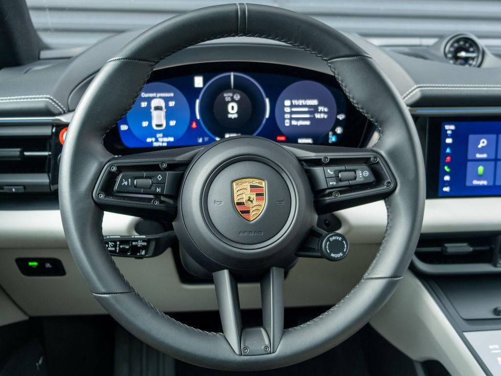 used 2025 Porsche Macan car