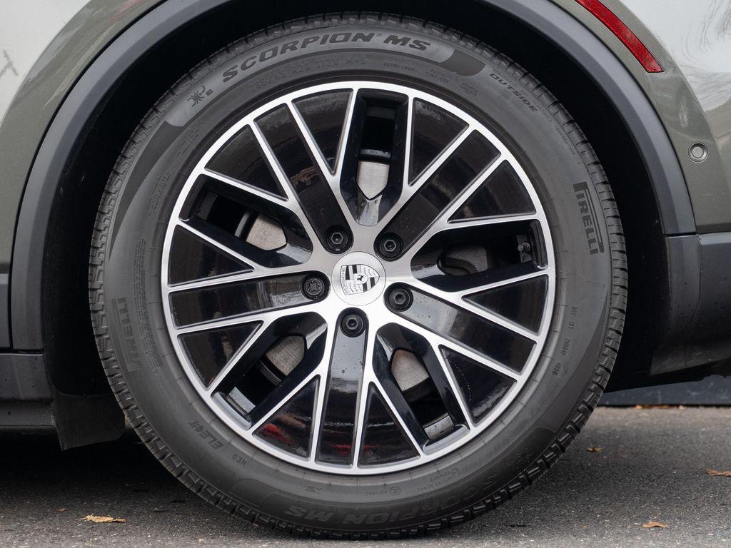 used 2025 Porsche Macan car