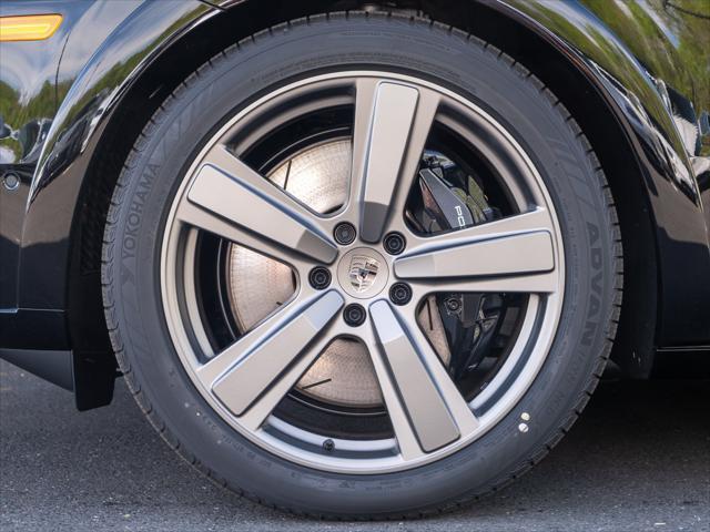 used 2025 Porsche Cayenne E-Hybrid car, priced at $175,995