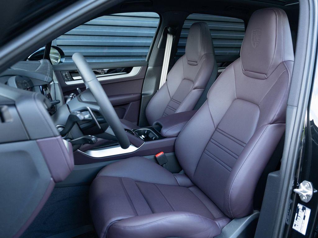 new 2025 Porsche Cayenne car, priced at $131,085