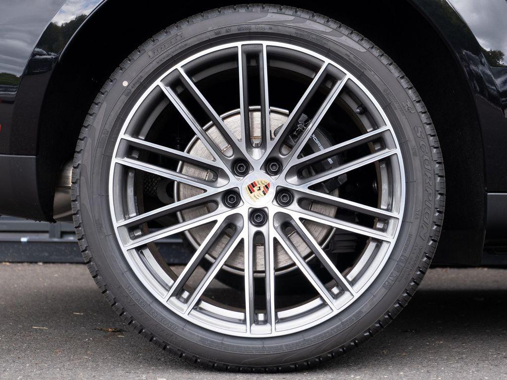 used 2025 Porsche Macan car