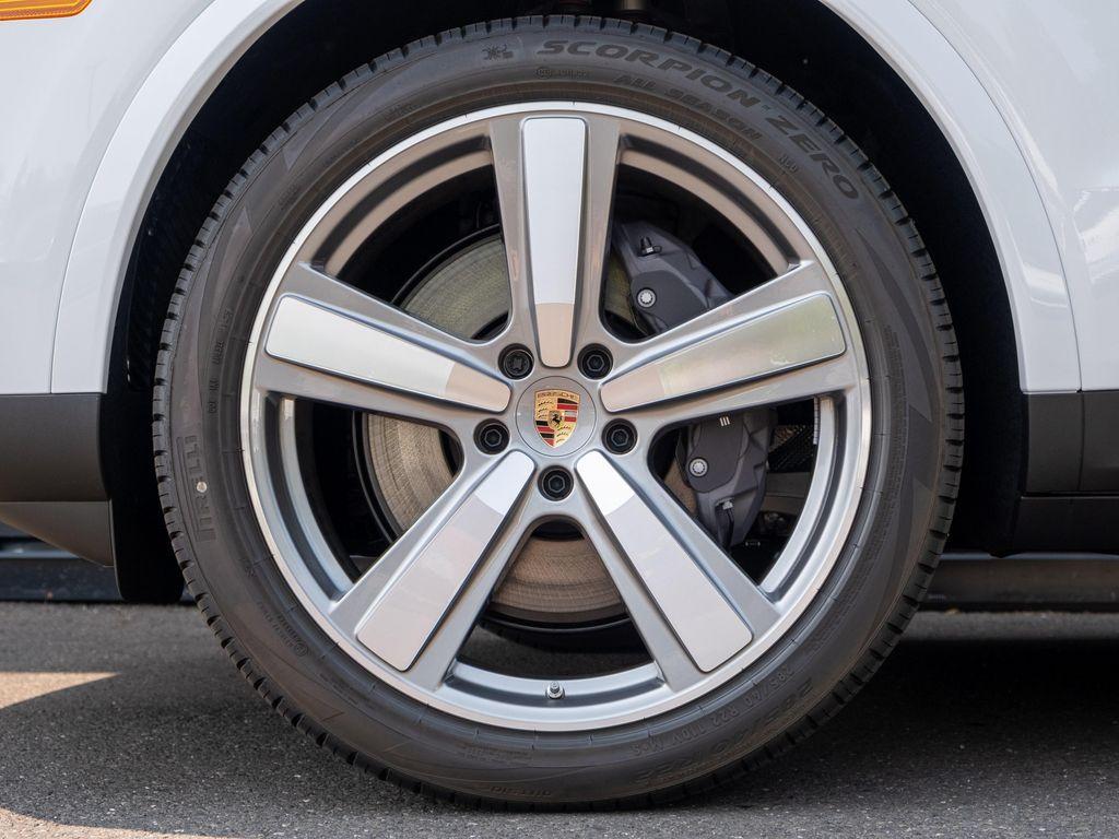 new 2025 Porsche Cayenne car, priced at $101,155