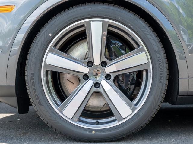 used 2025 Porsche Cayenne E-Hybrid car, priced at $175,995