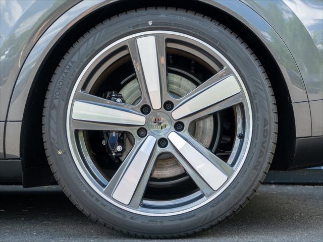 used 2025 Porsche Cayenne E-Hybrid car, priced at $175,995
