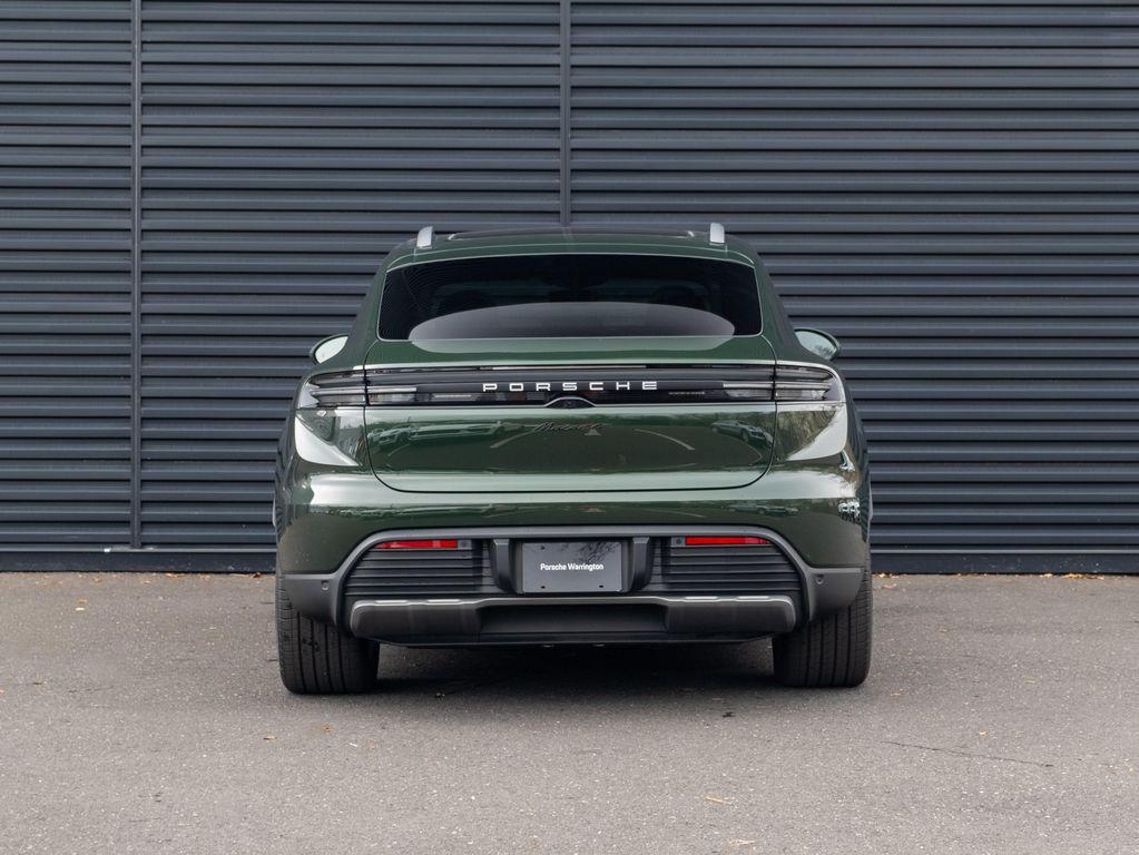 new 2025 Porsche Macan car