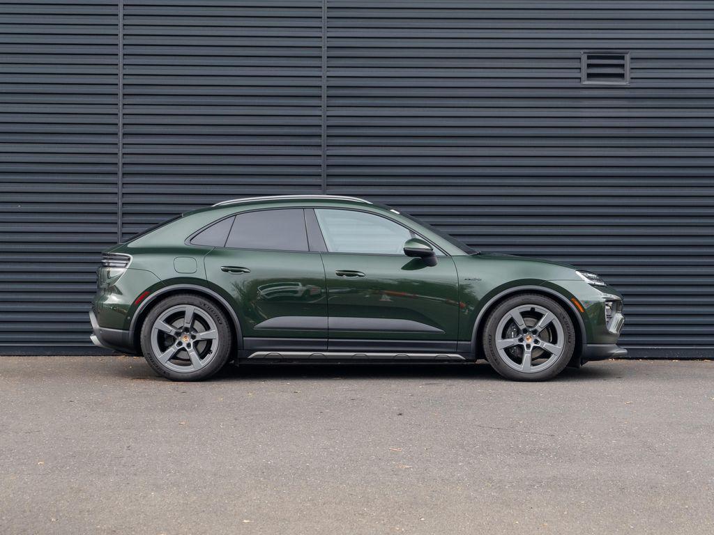 new 2025 Porsche Macan car