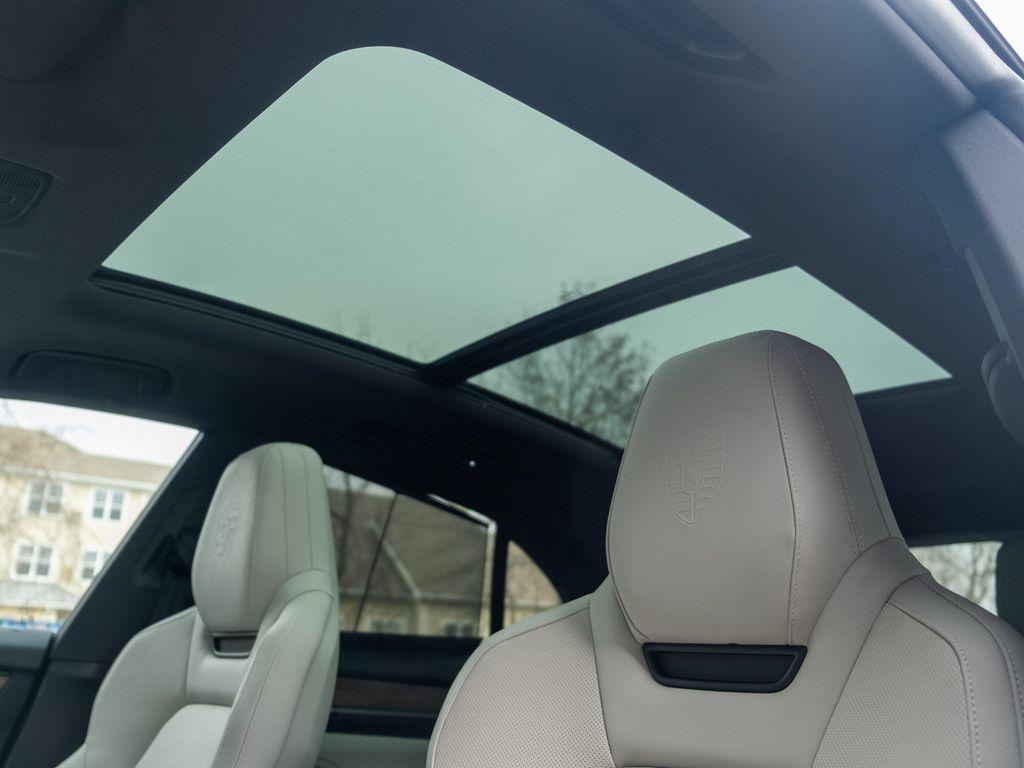 new 2025 Porsche Macan car