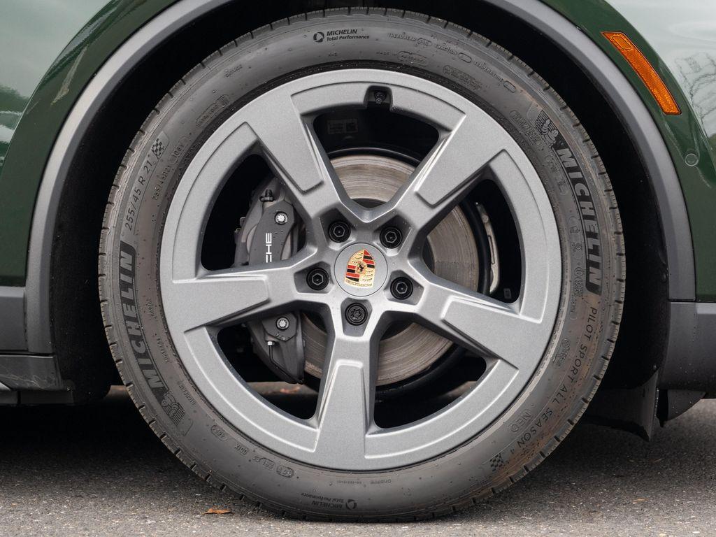 new 2025 Porsche Macan car