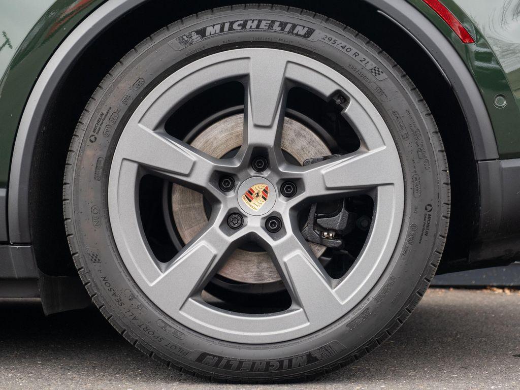 new 2025 Porsche Macan car