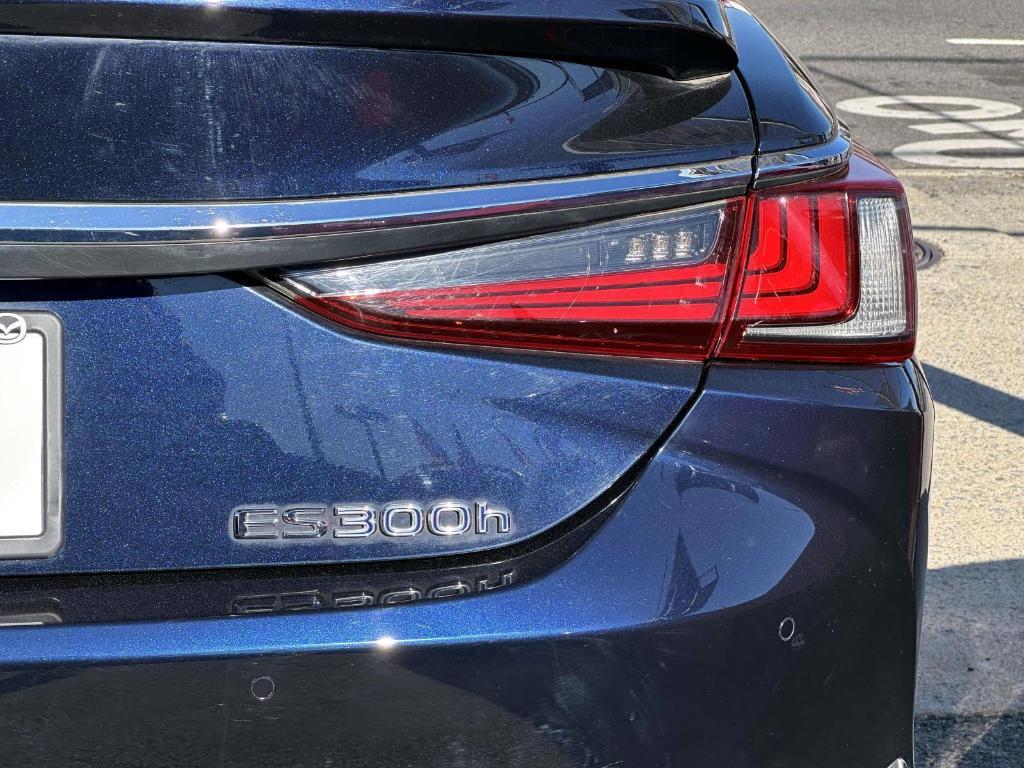 used 2019 Lexus ES 300h car, priced at $26,998