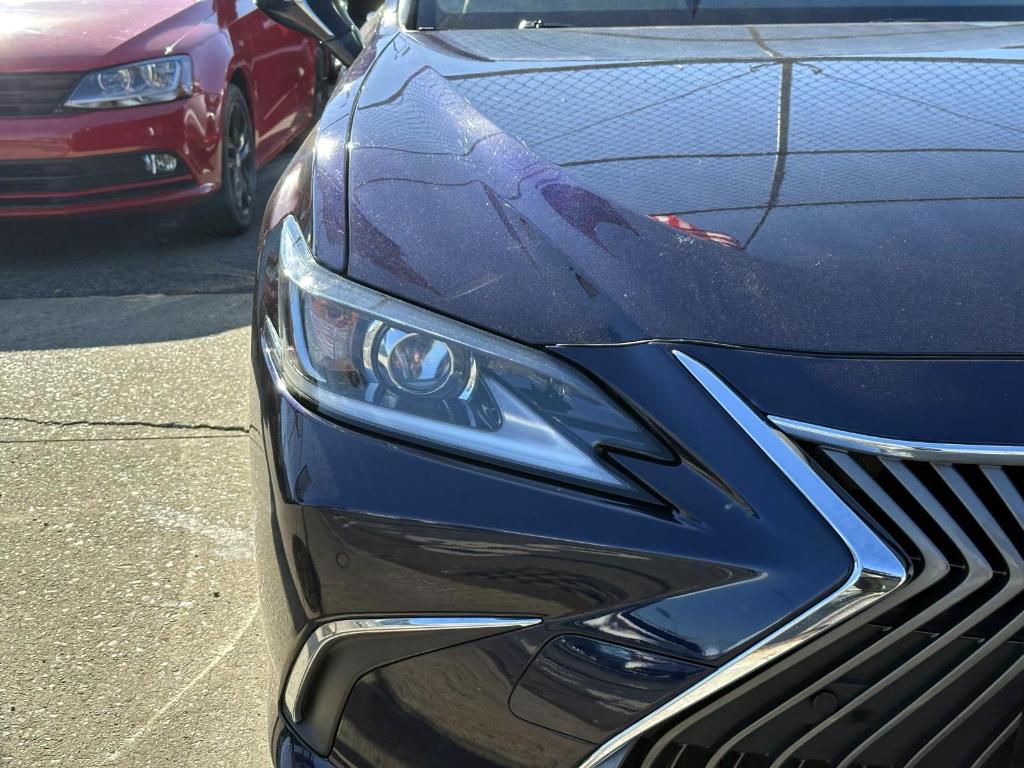 used 2019 Lexus ES 300h car, priced at $26,998