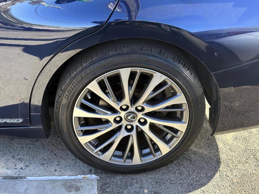 used 2019 Lexus ES 300h car, priced at $26,998