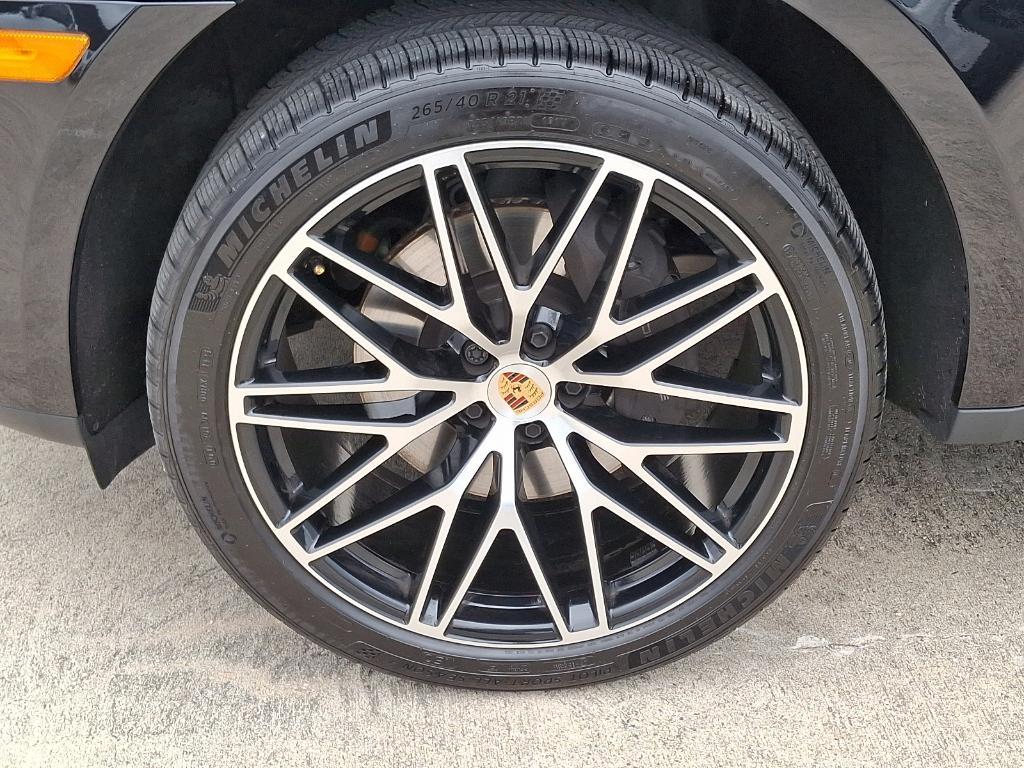 used 2024 Porsche Macan car