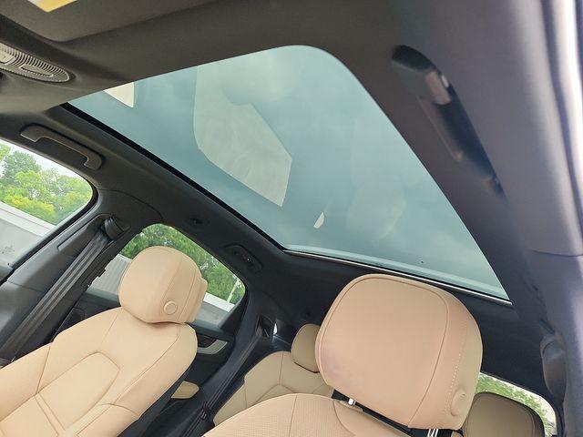 new 2025 Porsche Cayenne car, priced at $104,125