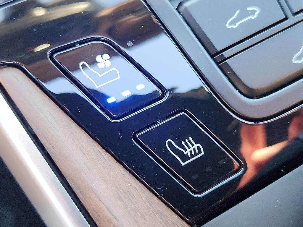 new 2026 Porsche 911 car, priced at $172,910