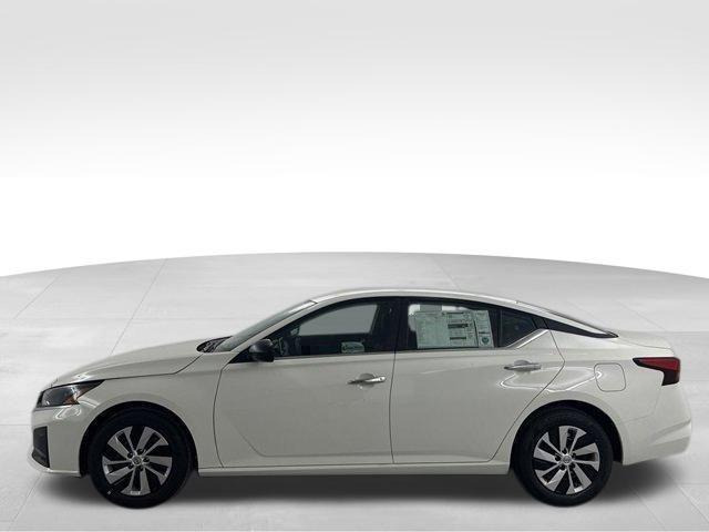 new 2025 Nissan Altima car, priced at $25,301