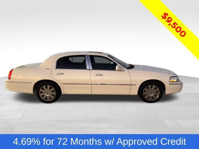 used 2007 Lincoln Town Car car, priced at $9,500