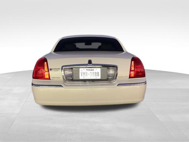 used 2007 Lincoln Town Car car, priced at $9,500