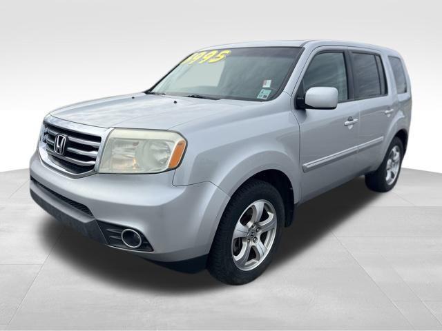 used 2013 Honda Pilot car, priced at $7,500