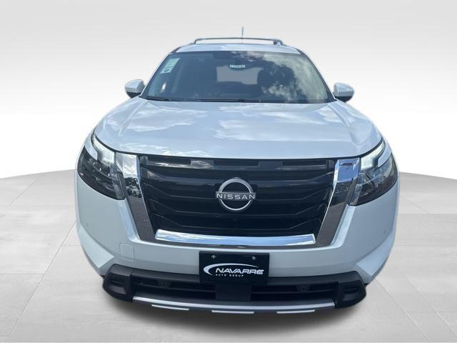 new 2025 Nissan Pathfinder car, priced at $43,995