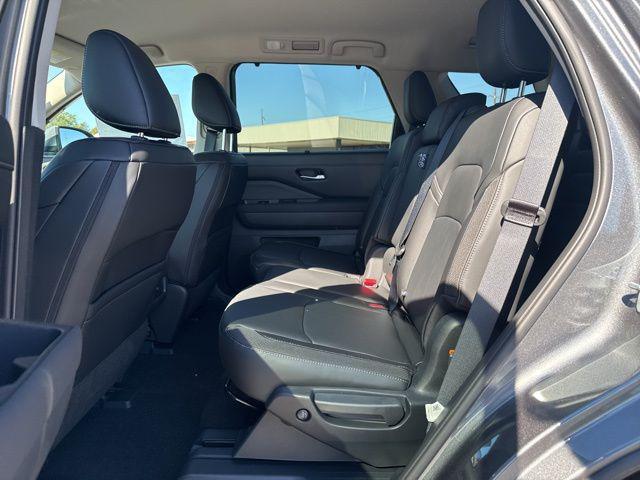 new 2025 Nissan Pathfinder car, priced at $36,605