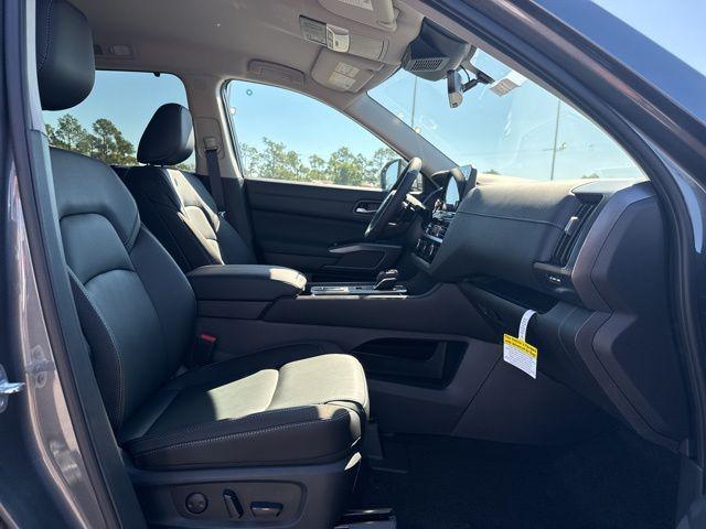 new 2025 Nissan Pathfinder car, priced at $36,605
