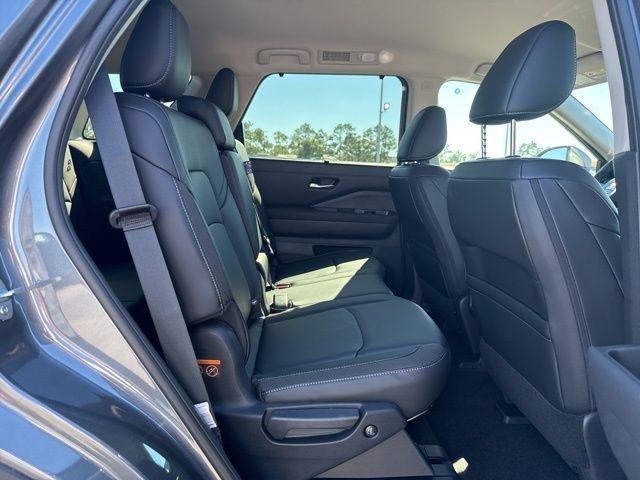 new 2025 Nissan Pathfinder car, priced at $36,605