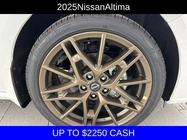 new 2025 Nissan Altima car, priced at $28,995