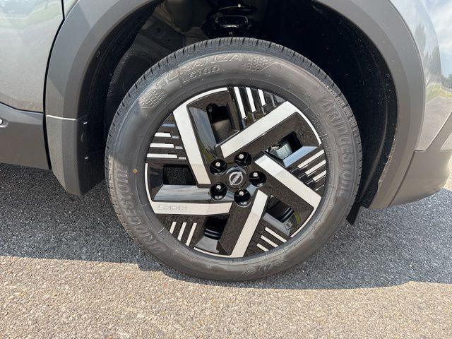 new 2025 Nissan Kicks car, priced at $22,210